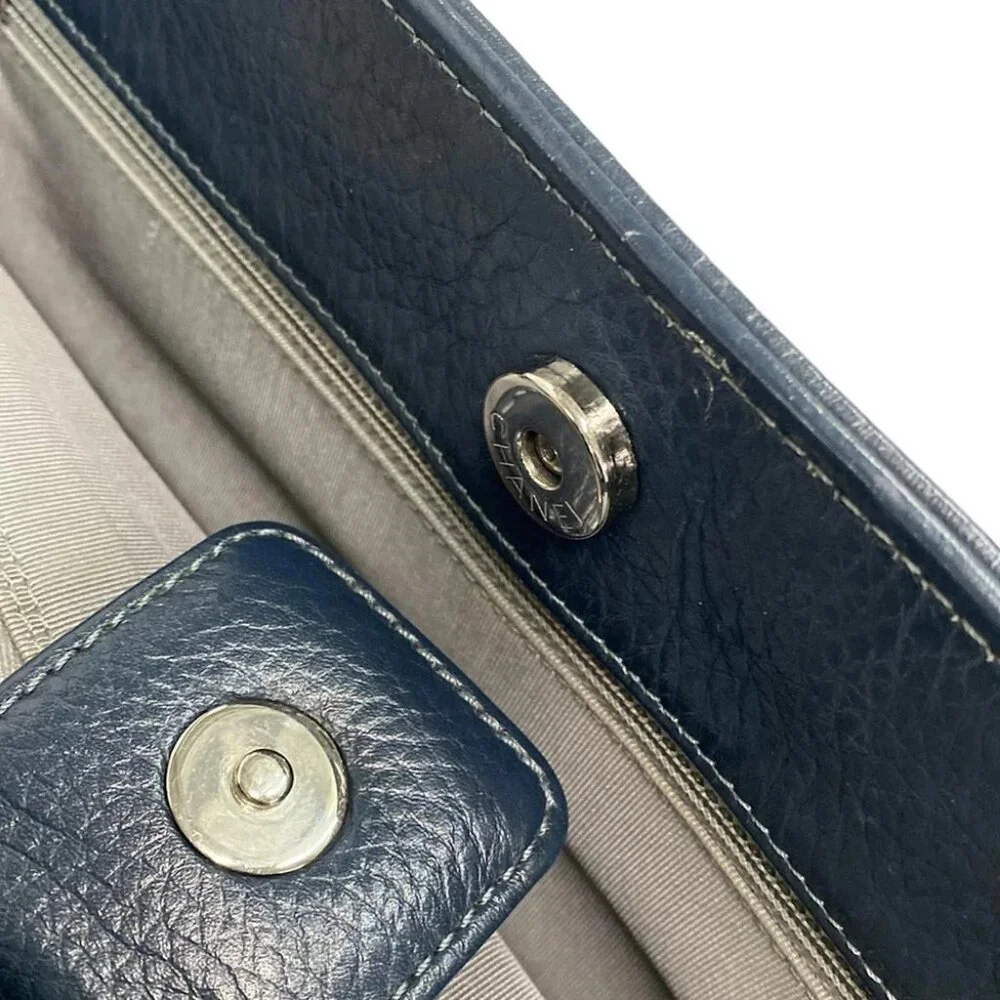 CHANEL Executive Tote Line - Blue Grained Calf Leather Tote Bag - Picture 10 of 14